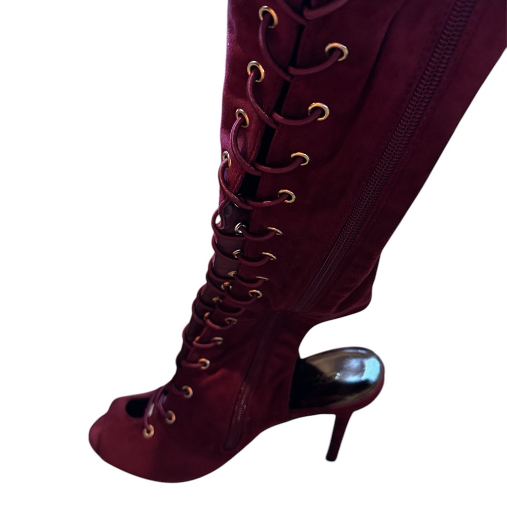 Breckelle’s Maroon Knee Boot; so stylish;brand new! Perfect condition!!!